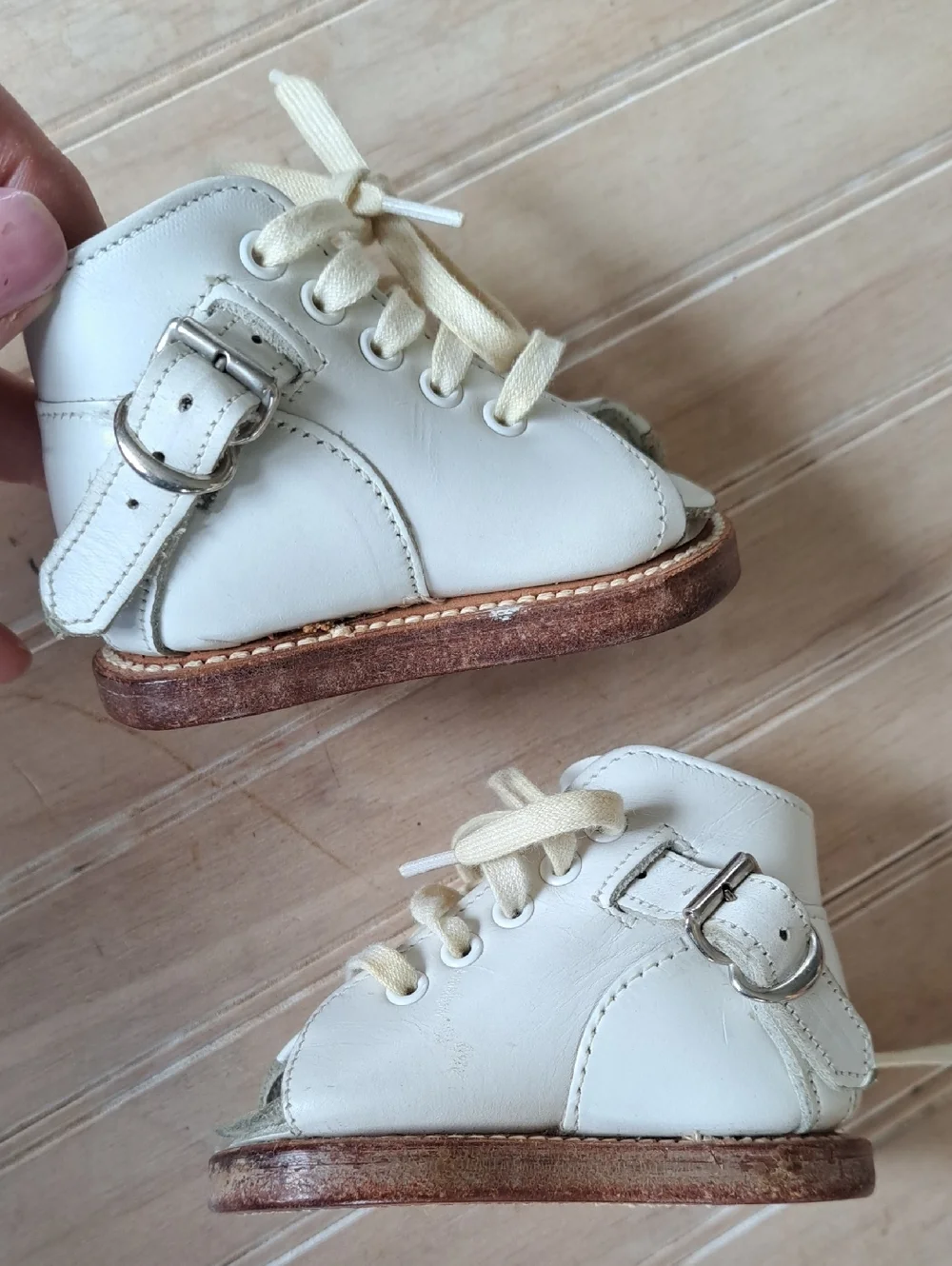 Vintage 1950s Sabel’s White Leather Orthopedic Pre-Walker Baby Lace Up Shoes